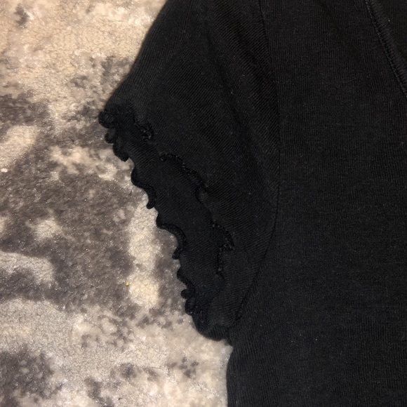 UO Ruffle Basic T - Picture 3 of 4